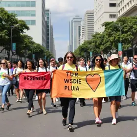 Caminhada Eles por Elas