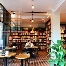 cafés e livrarias em São Paulo