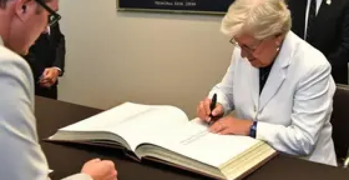 assinatura do livro de condolências